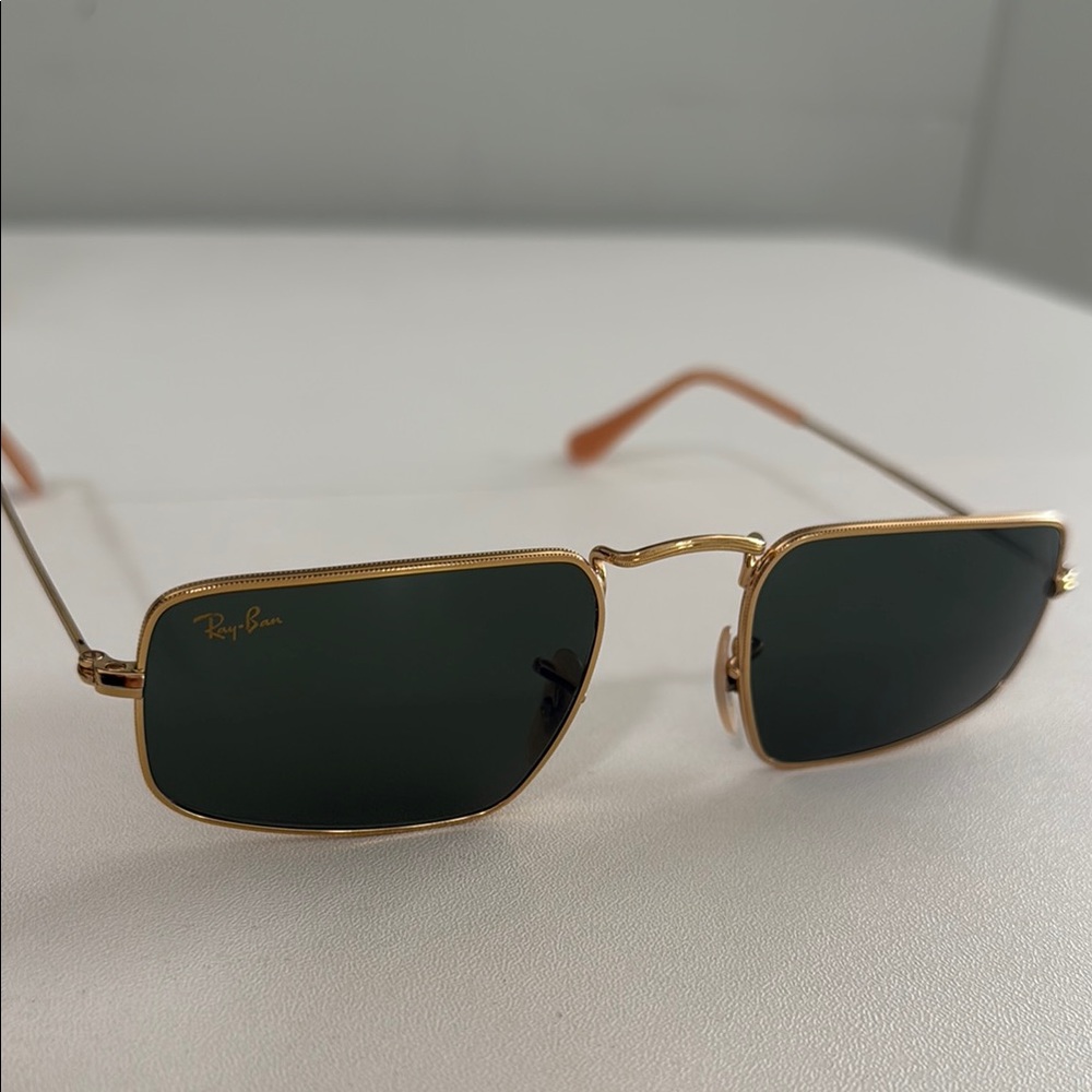 Ray-Ban Julie Sunglasses